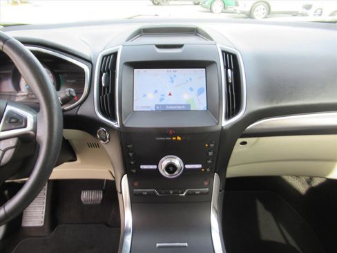 Used 2020 Ford Edge Titanium image 21
