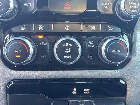 Used 2024 RAM 1500 Laramie image 44