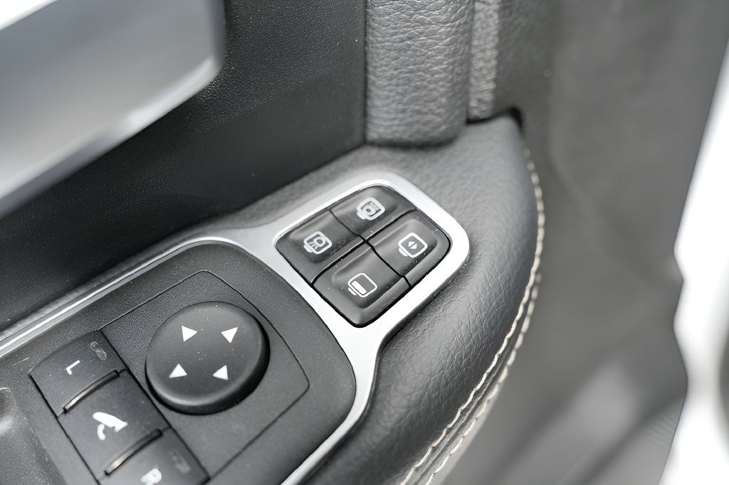 Used 2024 RAM 2500 Big Horn w/ Night Edition AWD/4WD image 23