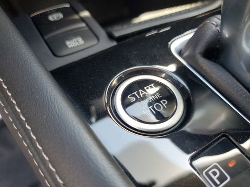 Certified 2024 Nissan Kicks SV image 21