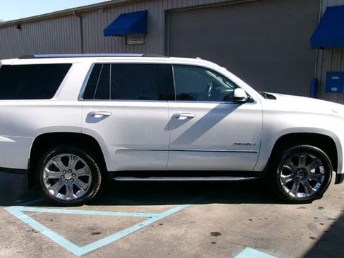 Used 2017 GMC Yukon Denali w/ Open Road Package AWD/4WD image 6
