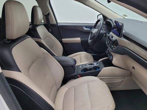 Used 2020 Ford Escape Titanium image 21
