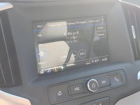 Used 2023 GMC Terrain SLE w/ Driver Convenience Package image 9