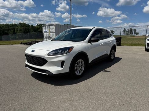 Used 2022 Ford Escape SE w/ Convenience Package FWD image 3