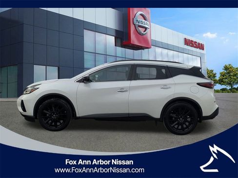 Used 2024 Nissan Murano SV w/ SV Midnight Edition Package image 2