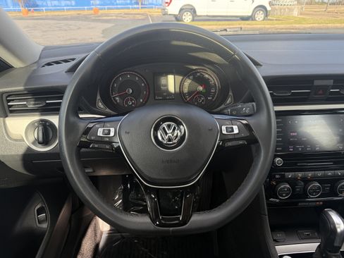 Used 2022 Volkswagen Passat 2.0T SE image 16