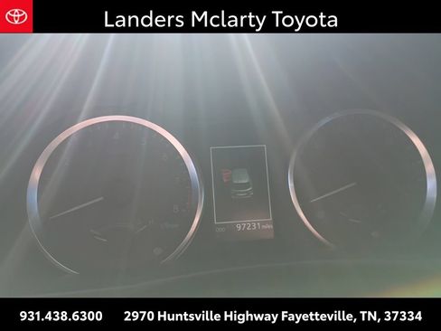Used 2017 Toyota Highlander Plus FWD image 6