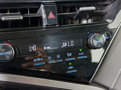 Used 2023 Toyota Camry SE image 22