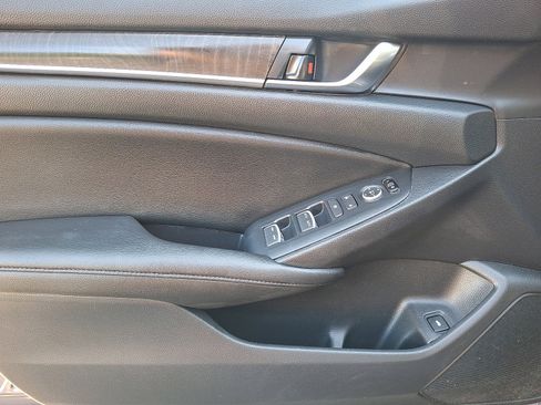 Certified 2020 Honda Accord EX image 12