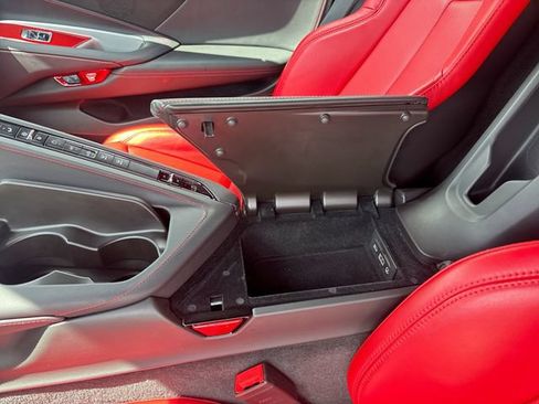Used 2022 Chevrolet Corvette Stingray Coupe w/ Chrome Exterior Badge Package RWD image 21