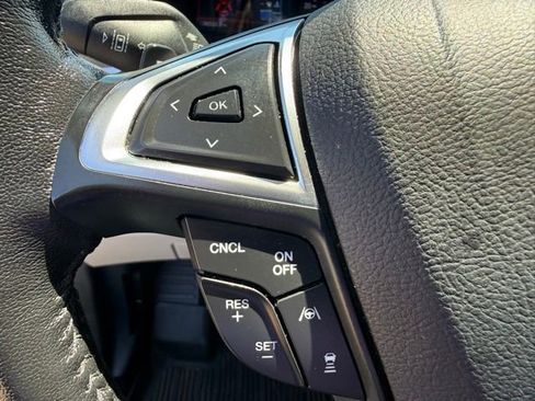 Used 2019 Ford Edge Titanium w/ Cold Weather Package image 18