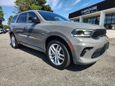 Used 2024 Dodge Durango GT image 1