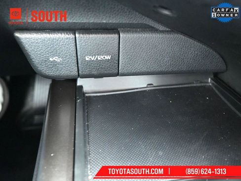 Used 2024 Toyota Camry SE image 21