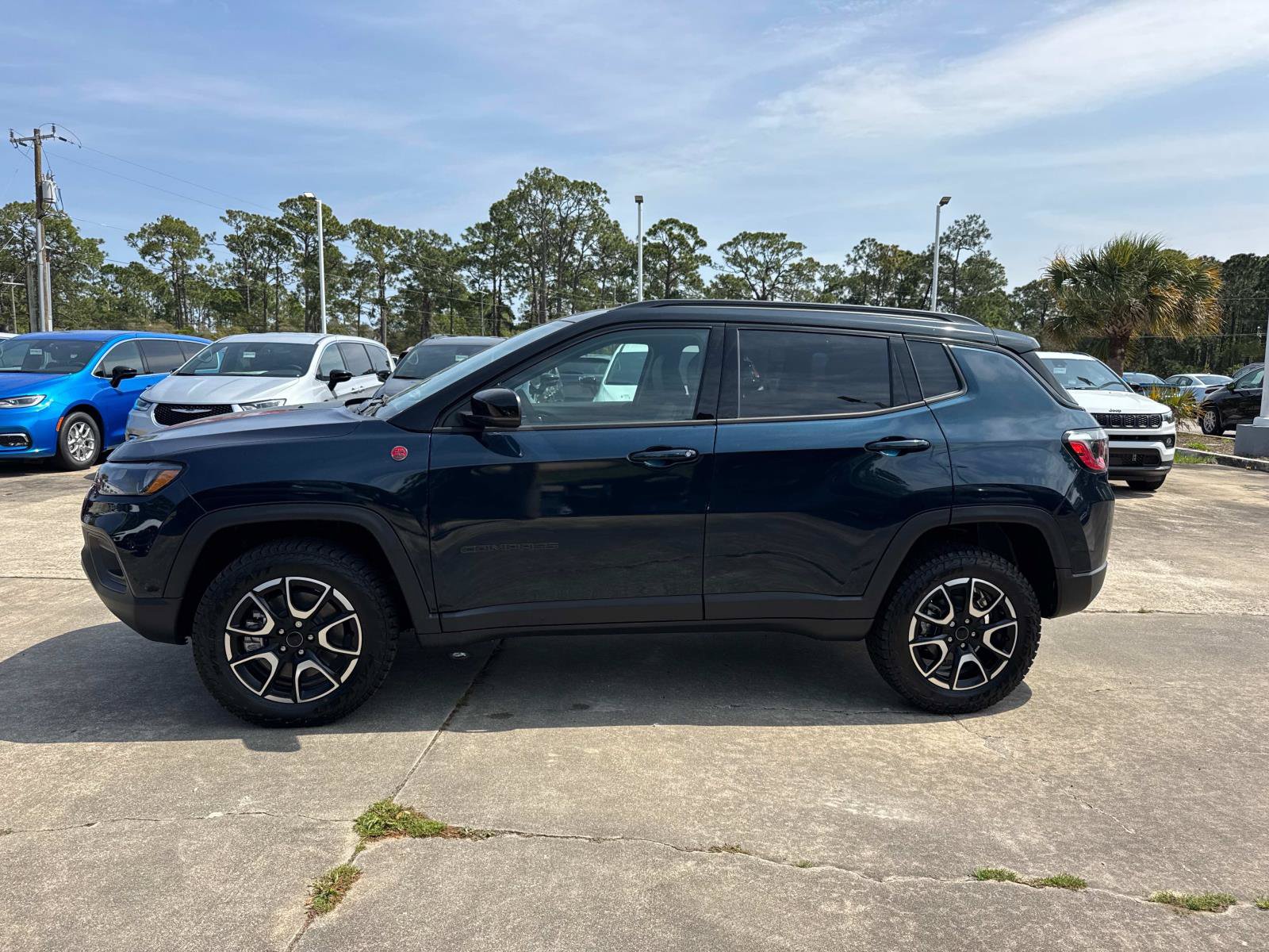 New 2026 Jeep Compass Trailhawk w/ Trailer Tow Group AWD/4WD image 6
