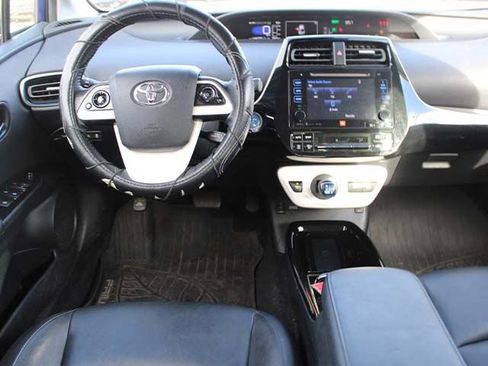Used 2017 Toyota Prius Four Touring w/ Premium Convenience Package FWD image 10
