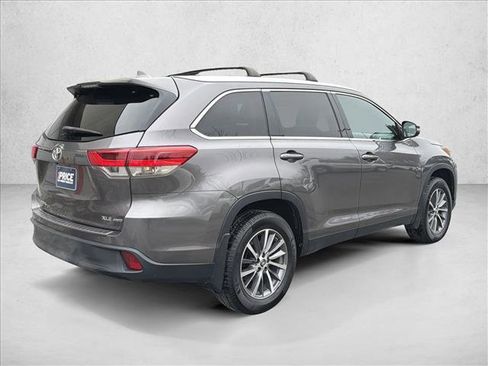 Used 2019 Toyota Highlander XLE image 5