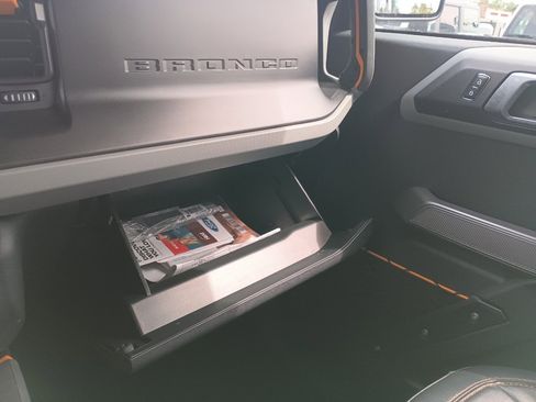 Used 2023 Ford Bronco Badlands w/ Sasquatch Package AWD/4WD image 20