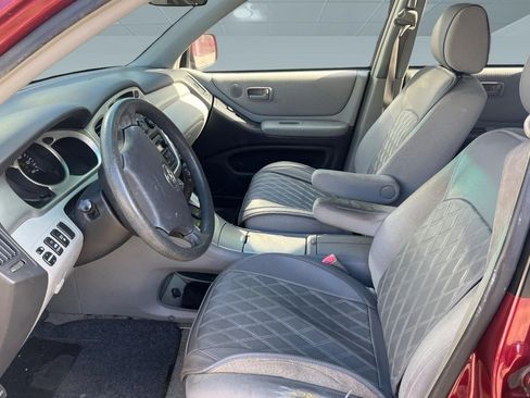 Used 2007 Toyota Highlander 4WD V6 w/ 3rd Row image 3