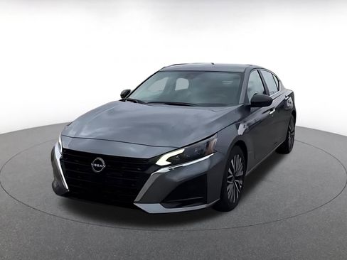 Used 2025 Nissan Altima 2.5 SV image 7