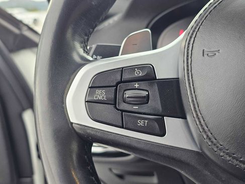 Used 2019 BMW 530e w/ M Sport Package image 27