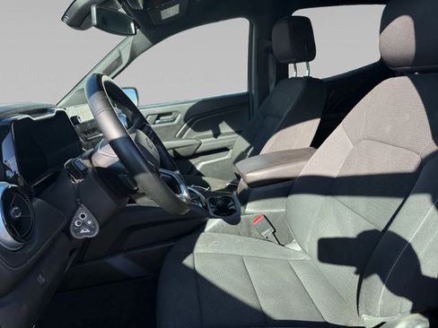 Used 2023 Chevrolet Colorado LT w/ LT Convenience Package II image 9