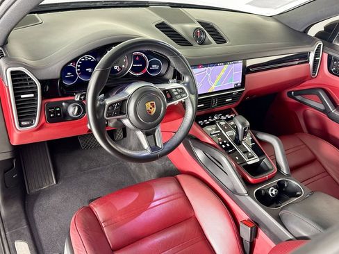 Used 2020 Porsche Cayenne image 26