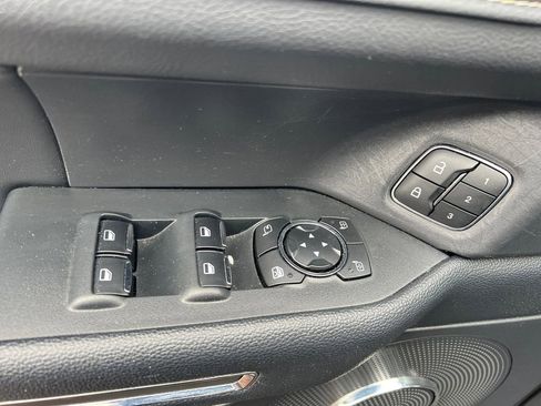 Used 2024 Ford Expedition XLT image 12