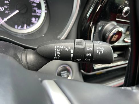 Certified 2024 Toyota Highlander XSE FWD image 23