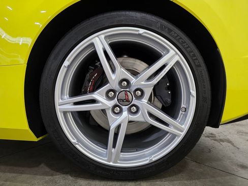 Used 2021 Chevrolet Corvette Stingray Premium Cpe w/ Z51 Performance Package RWD image 15