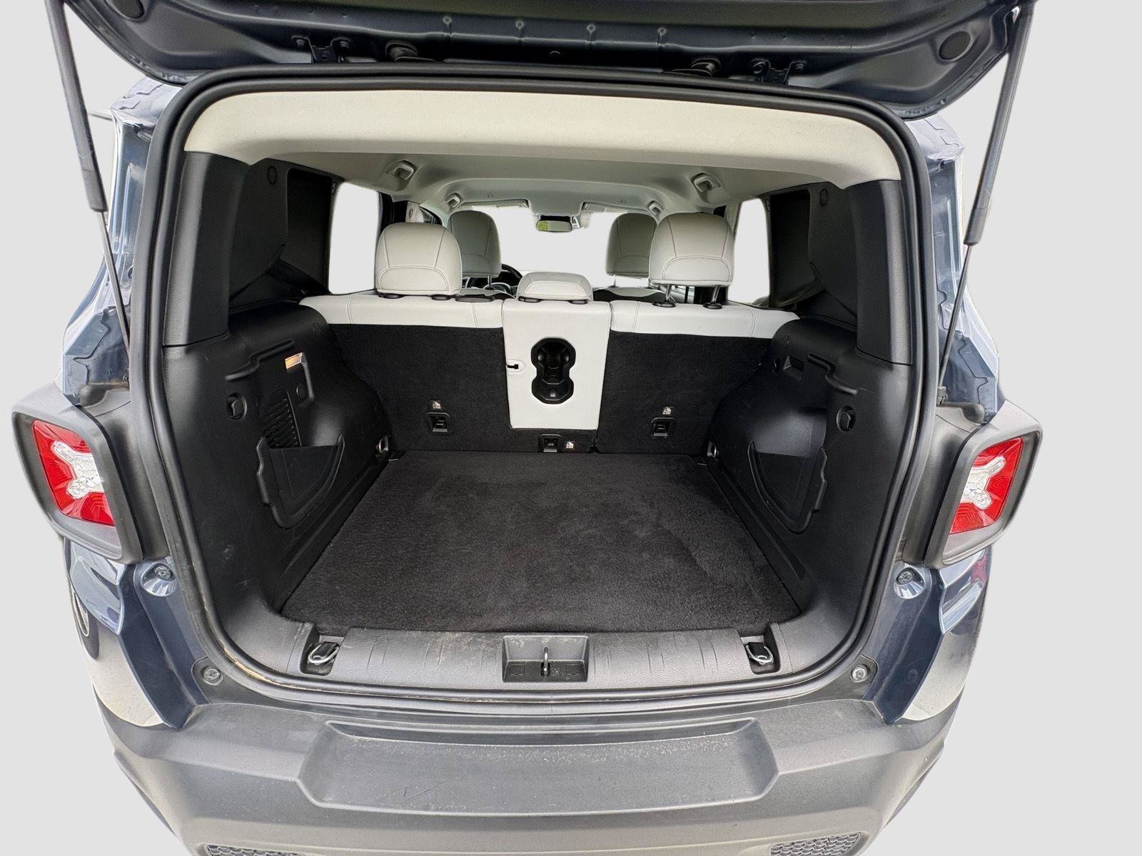 Used 2022 Jeep Renegade Limited AWD/4WD image 16
