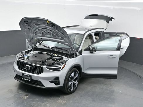 New 2026 Volvo XC40 B5 Plus w/ Protection Package Premier AWD/4WD image 36