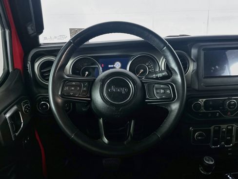 Used 2018 Jeep Wrangler Unlimited Sport S AWD/4WD image 17