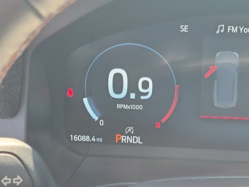 Used 2025 Ford Explorer Active RWD image 18