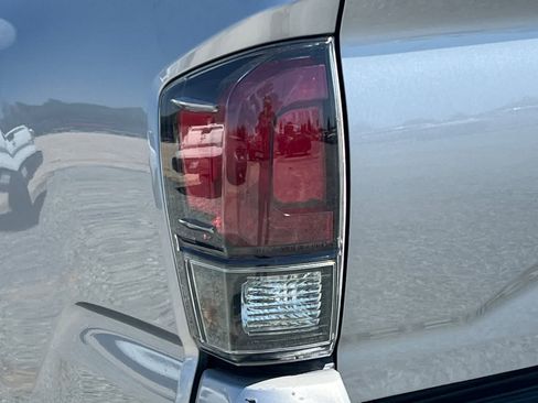 Used 2020 Toyota Tacoma SR w/ SR Convenience Package RWD image 13