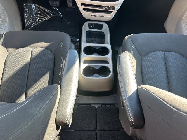 Used 2023 Chrysler Voyager LX FWD image 20