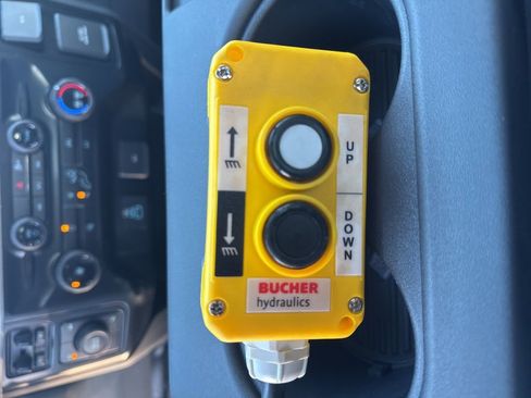 New 2026 Ford F350 XL w/ XL Chrome Package image 18