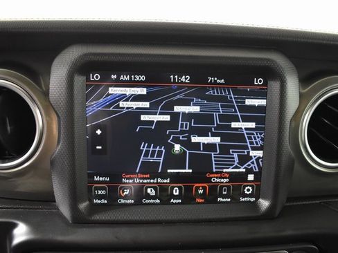 Used 2023 Jeep Gladiator Overland image 17