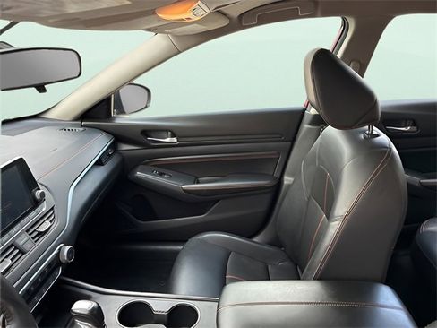 Used 2019 Nissan Altima 2.5 SR image 16