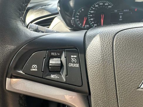 Used 2021 Chevrolet Trax LT w/ Driver Confidence Package AWD/4WD image 25