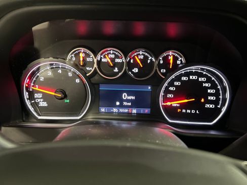 Used 2021 Chevrolet Silverado 1500 LT AWD/4WD image 16