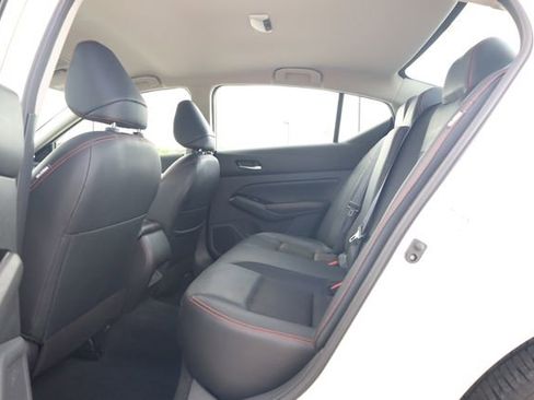 Used 2024 Nissan Altima 2.5 SR FWD image 22