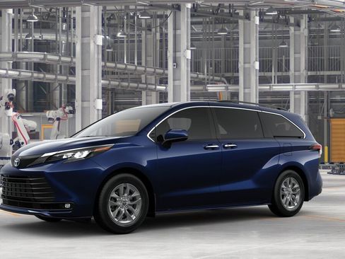 New 2025 Toyota Sienna XLE image 2