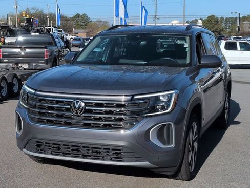 Used 2024 Volkswagen Atlas SE image 7