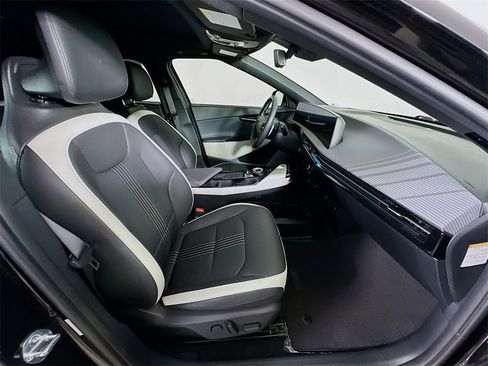 Used 2024 Kia EV6 GT-Line image 12