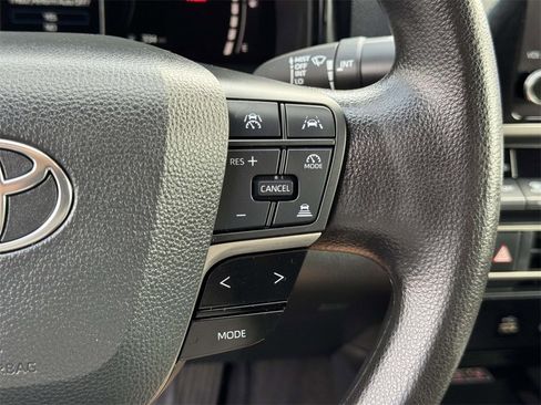 Used 2025 Toyota Camry LE image 12