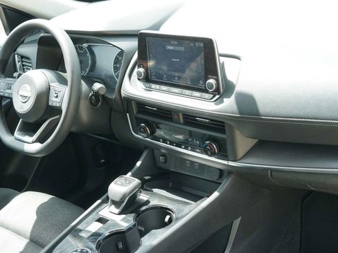 Used 2024 Nissan Rogue SV AWD/4WD image 23