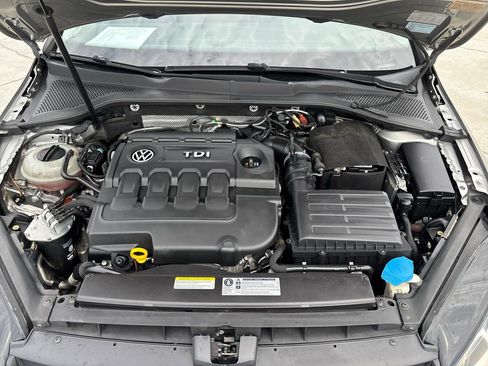 Used 2015 Volkswagen Golf TDI SE FWD image 10
