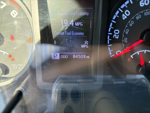 Used 2020 Toyota Tacoma SR w/ SR Convenience Package image 4