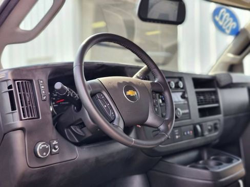 Used 2022 Chevrolet Express 3500 w/ Power Convenience Package RWD image 11
