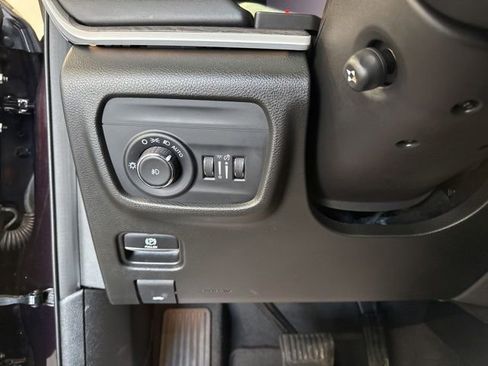 Used 2022 Jeep Grand Cherokee L Limited w/ Luxury Tech Group II image 28